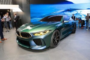 Как подобрать аккумулятор для BMW M8